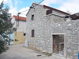 Adorable Home With Private Terrace