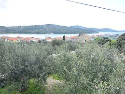 Adorable Home With Private Terrace