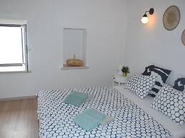 Adorable Home With Private Terrace