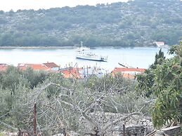 Adorable Home With Private Terrace