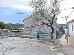 Adorable Home With Private Terrace