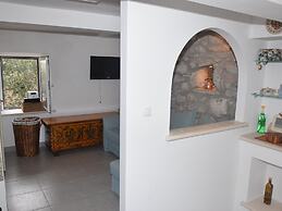 Adorable Home With Private Terrace