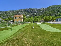 Luxury Villa With Heated Pool and Sauna