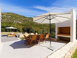 Luxury Villa With Heated Pool and Sauna