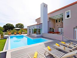 Luxury Villa With Heated Pool and Sauna