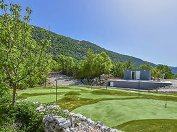 Luxury Villa With Heated Pool and Sauna