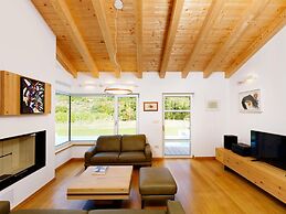 Luxury Villa With Heated Pool and Sauna