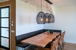 Villa in Leons With Boat Rental Option