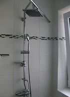 Karlo 4 Modern Retreat