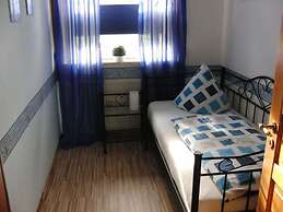 Karlo 4 Modern Retreat