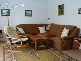 Black Modern Retreat