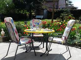 Black Modern Retreat