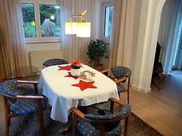 Black Modern Retreat