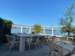 Oceanhouse Comfortable Holiday Residence