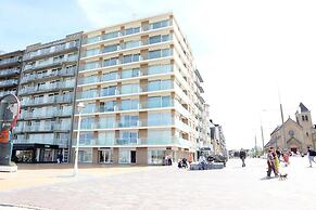 Apartment in Nieuwpoort With Garden