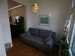 Fischer 2 Modern Retreat