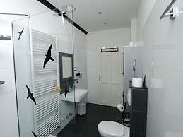 Fischer 2 Modern Retreat