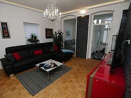 Fischer 2 Modern Retreat