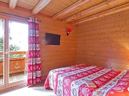 Spacious Chalet With a Sauna and Outdoor Pool