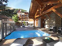 Spacious Chalet With a Sauna and Outdoor Pool