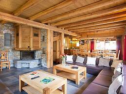 Spacious Chalet With a Sauna and Outdoor Pool
