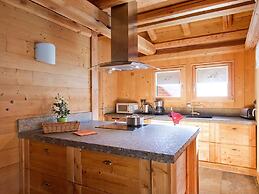Spacious Chalet With a Sauna and Outdoor Pool