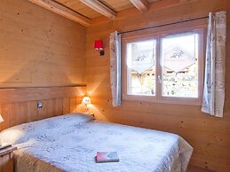 Spacious Chalet With a Sauna and Outdoor Pool