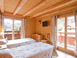 Spacious Chalet With a Sauna and Outdoor Pool