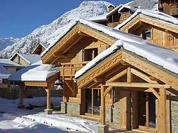 Spacious Chalet With a Sauna and Outdoor Pool