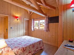 Spacious Chalet With a Sauna and Outdoor Pool