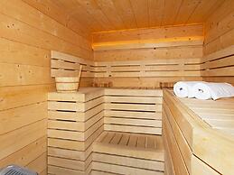 Spacious Chalet With a Sauna and Outdoor Pool