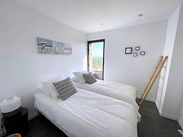 Villa for 8 People in an Estate Near the sea