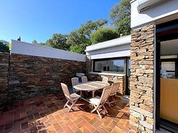 Villa for 8 People in an Estate Near the sea