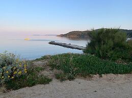 Villa for 8 People in an Estate Near the sea