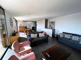 Villa for 8 People in an Estate Near the sea
