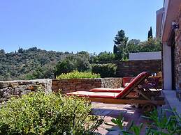 Villa for 8 People in an Estate Near the sea