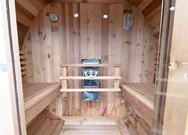 Wellness Bungalow With Whirlpool and Sauna