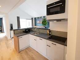 Wellness Bungalow With Whirlpool and Sauna