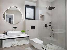 Luxury Villa With Swimming Pool and Sauna