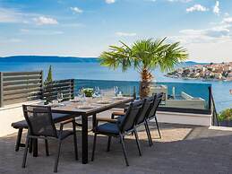 Luxury Villa With Swimming Pool and Sauna