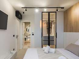 Luxury Villa With Swimming Pool and Sauna