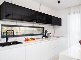 Luxury Villa With Swimming Pool and Sauna