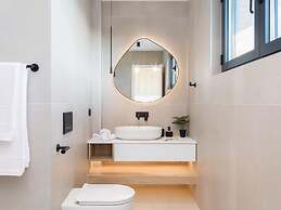 Luxury Villa With Swimming Pool and Sauna