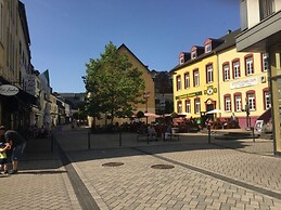 Mechthild and Hans-jurgen Geschwind