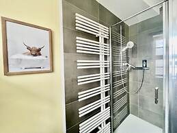 Modern Holiday Home in the Center