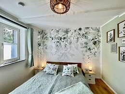 Modern Holiday Home in the Center