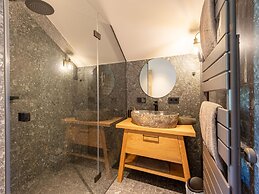 Beautiful Chalet in Wolting With Sauna