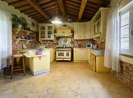 Villa al Molino Comfortable Holiday Residence