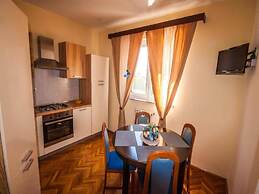 Apartments Amalia - Two Bedroom Apartment With Roofed Terrace