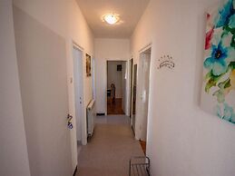 Apartments Amalia - Two Bedroom Apartment With Roofed Terrace